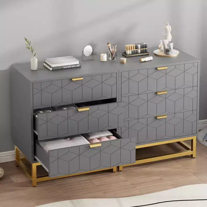 Commode en bois à 3 tiroirs avec base en métal doré pour usage en penderie et comme table de chevet