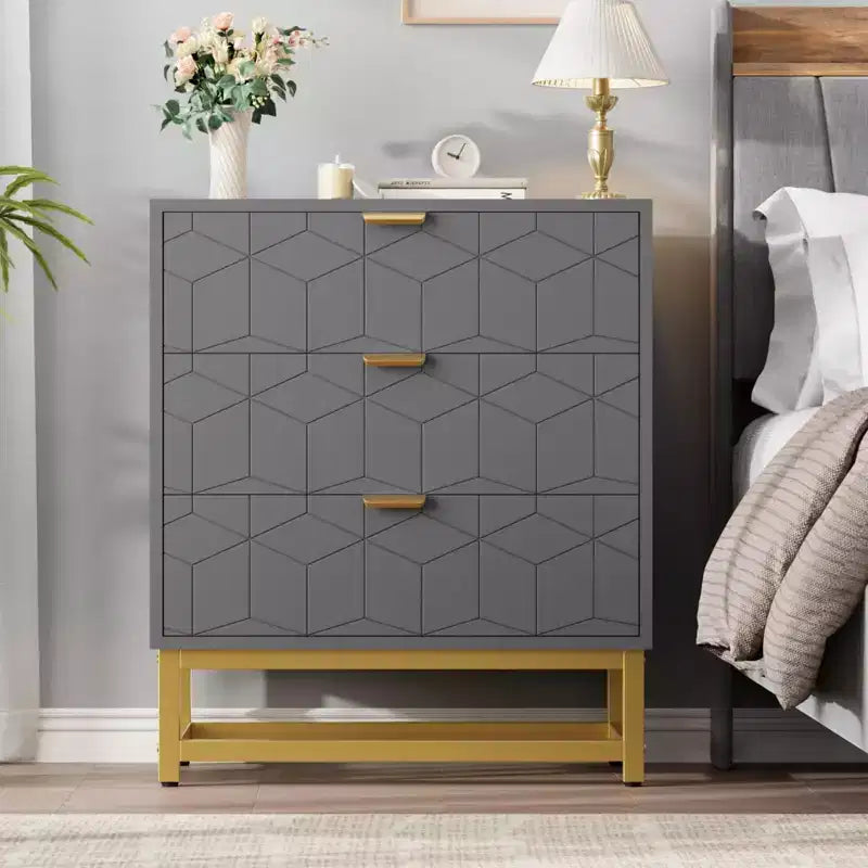 Commode en bois à 3 tiroirs avec base en métal doré pour usage en penderie et comme table de chevet
