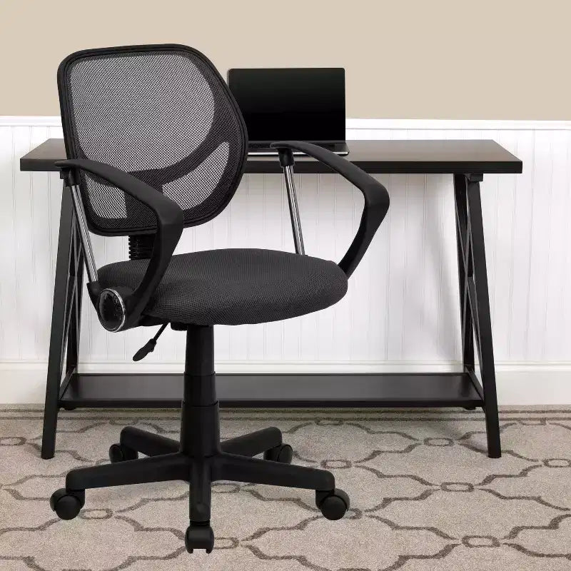 Chaise de bureau pivotante à dossier mi-haut en maille avec dossier carré incurvé et accoudoirs