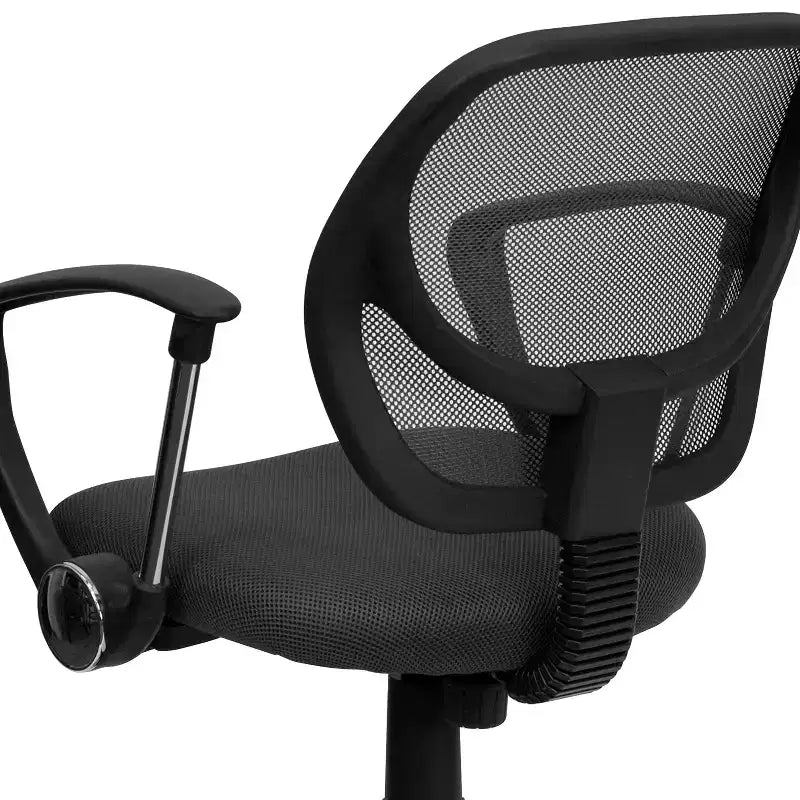 Chaise de bureau pivotante à dossier mi-haut en maille avec dossier carré incurvé et accoudoirs