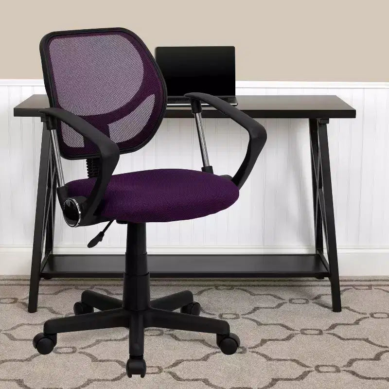 Chaise de bureau pivotante à dossier mi-haut en maille avec dossier carré incurvé et accoudoirs