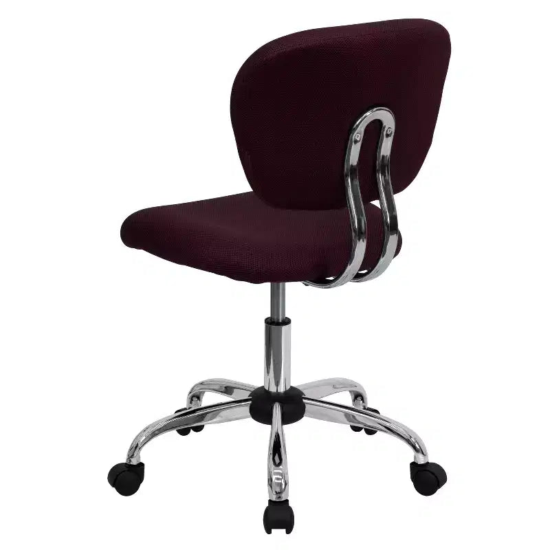 Chaise de bureau ergonomique pivotante en maille, dossier mi-hauteur, avec accoudoirs et base chromée