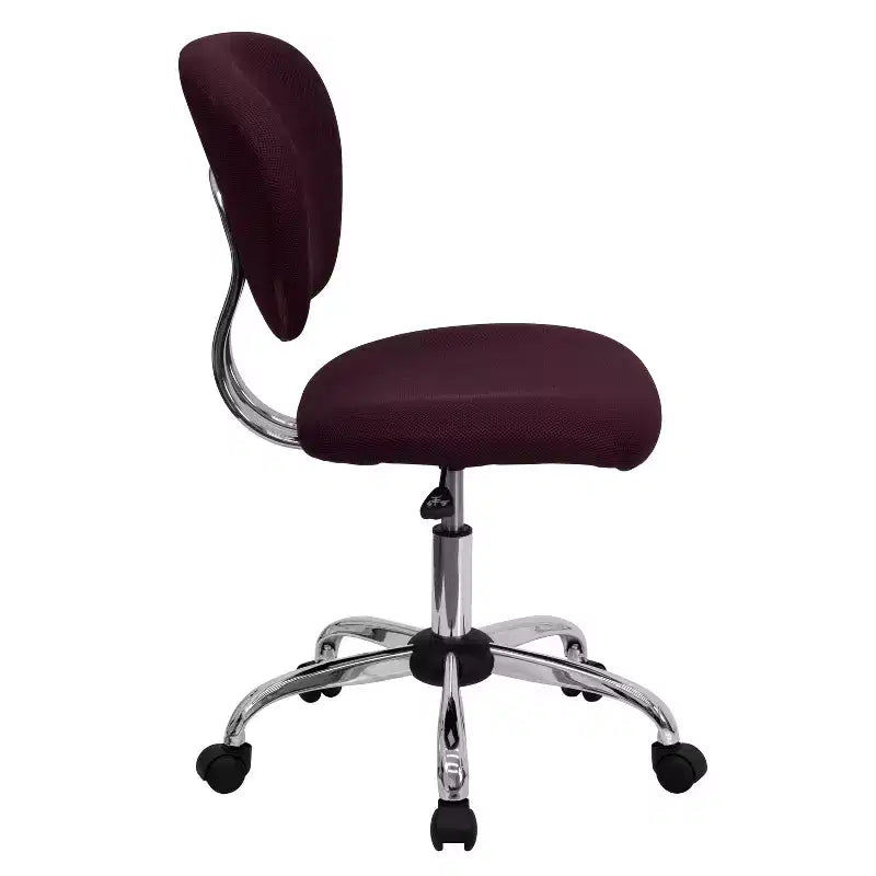 Chaise de bureau ergonomique pivotante en maille, dossier mi-hauteur, avec accoudoirs et base chromée