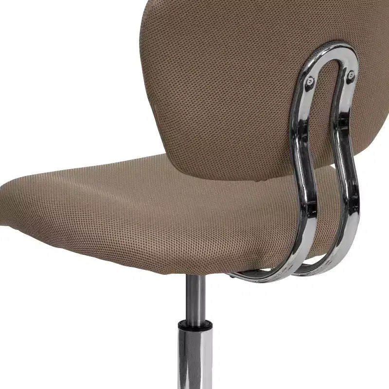 Chaise de bureau ergonomique pivotante en maille, dossier mi-hauteur, avec accoudoirs et base chromée