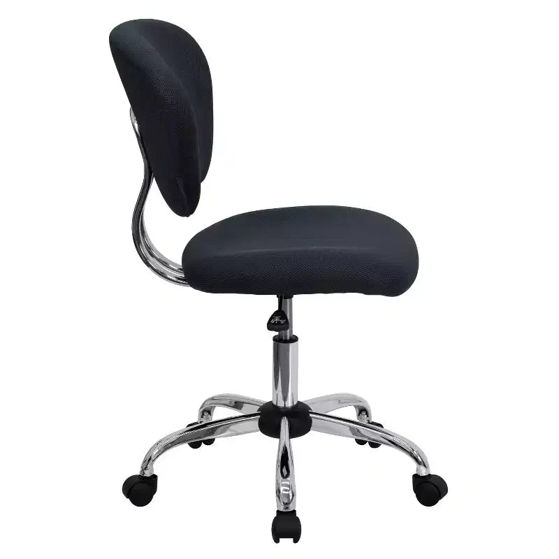 Chaise de bureau ergonomique pivotante en maille, dossier mi-hauteur, avec accoudoirs et base chromée
