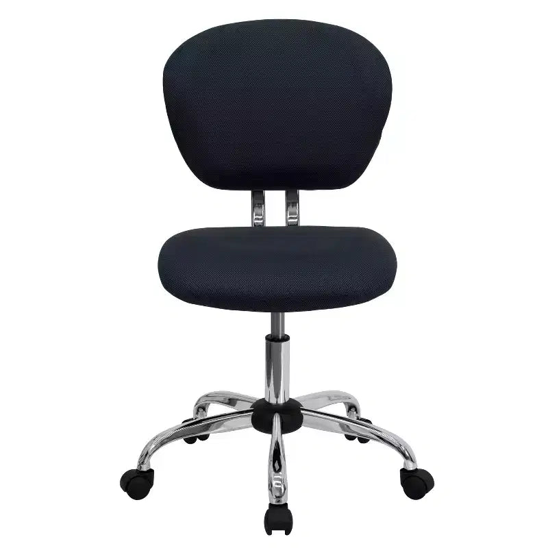 Chaise de bureau ergonomique pivotante en maille, dossier mi-hauteur, avec accoudoirs et base chromée